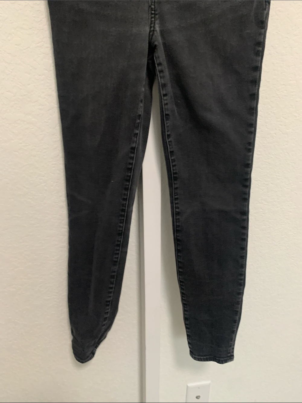 American Eagle Outfitters Black BFF Jegging Jeans - Picture 4 of 11